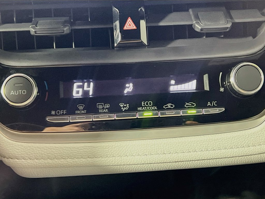 Used 2024 Toyota Corolla SE FWD image 23