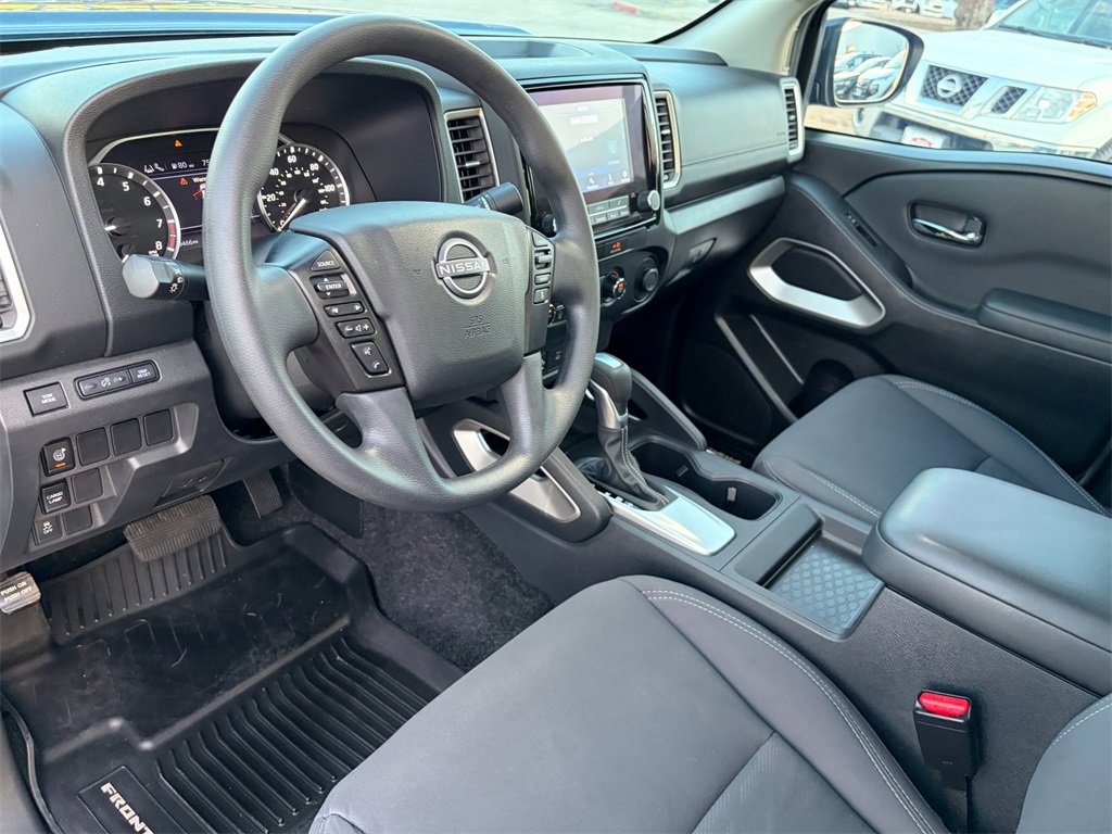 Used 2022 Nissan Frontier SV w/ Technology Package image 8