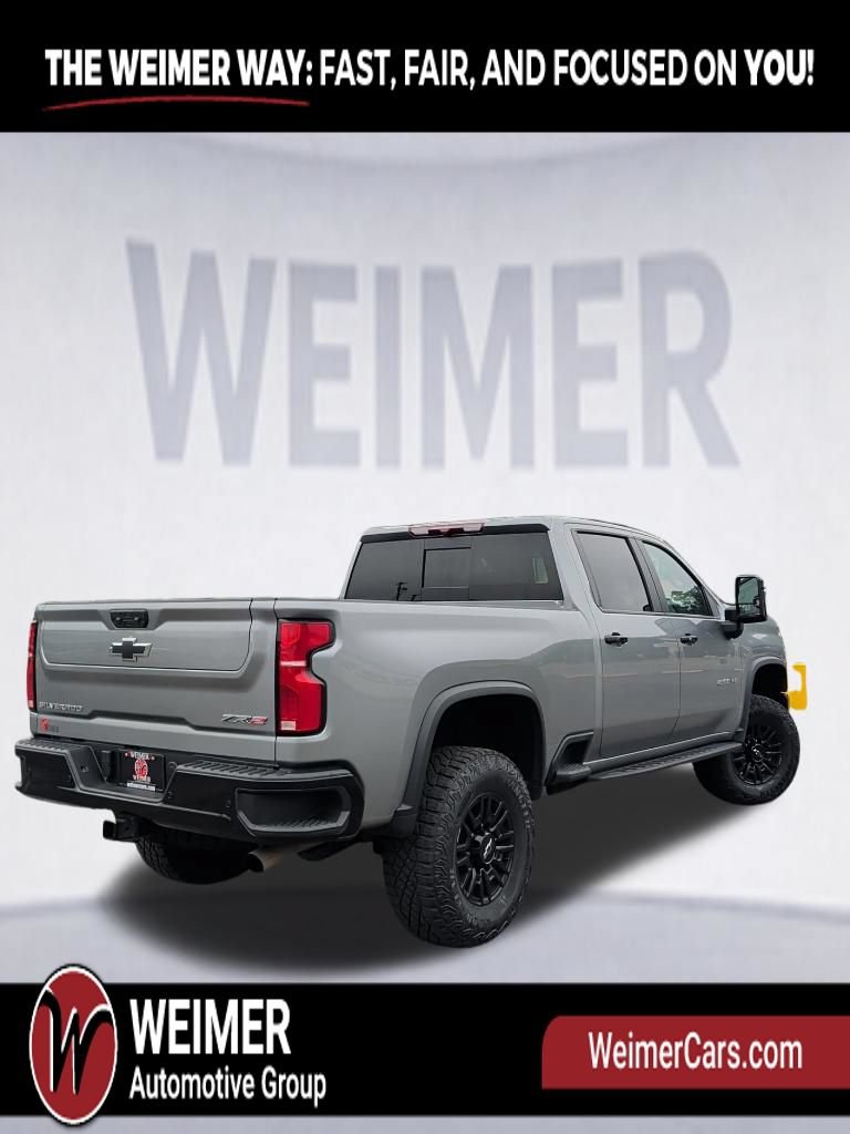 Used 2025 Chevrolet Silverado 2500 ZR2 AWD/4WD image 8