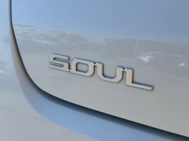 Certified 2023 Kia Soul S FWD image 9