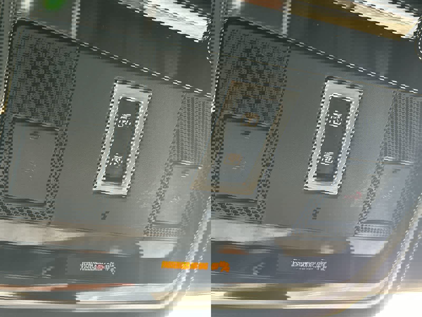 Used 2017 Land Rover Range Rover Sport SE image 25