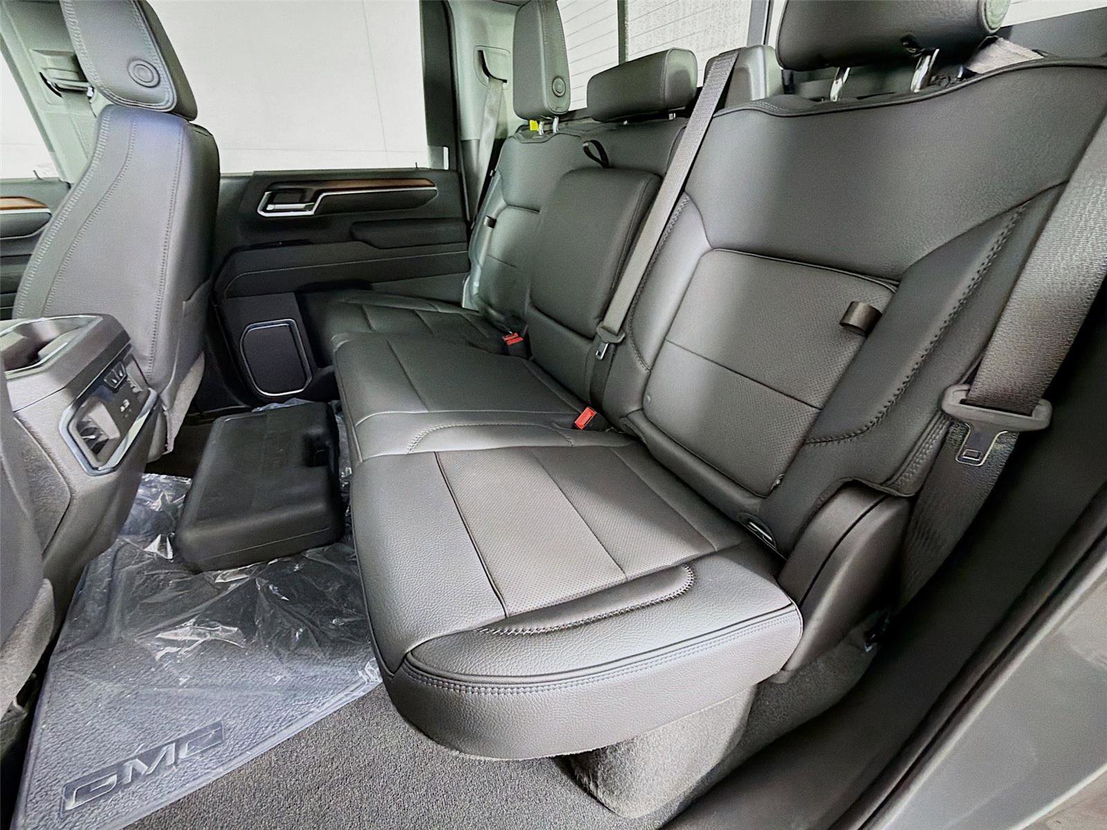 New 2026 GMC Sierra 3500 Denali w/ Denali Reserve Package image 24