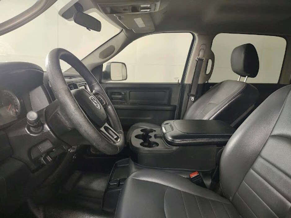 Used 2022 RAM 1500 Tradesman w/ Chrome Appearance Group image 10