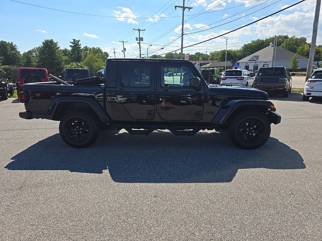 Certified 2022 Jeep Gladiator Willys image 8