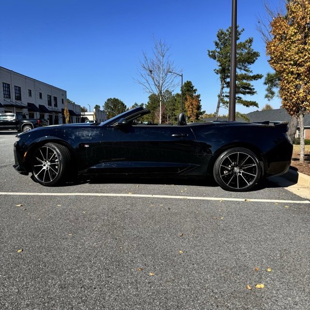 Used 2018 Chevrolet Camaro SS image 2