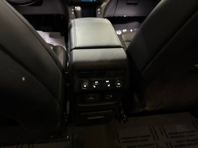 Used 2019 GMC Acadia SLT w/ LPO, Floor Liner Package FWD image 29