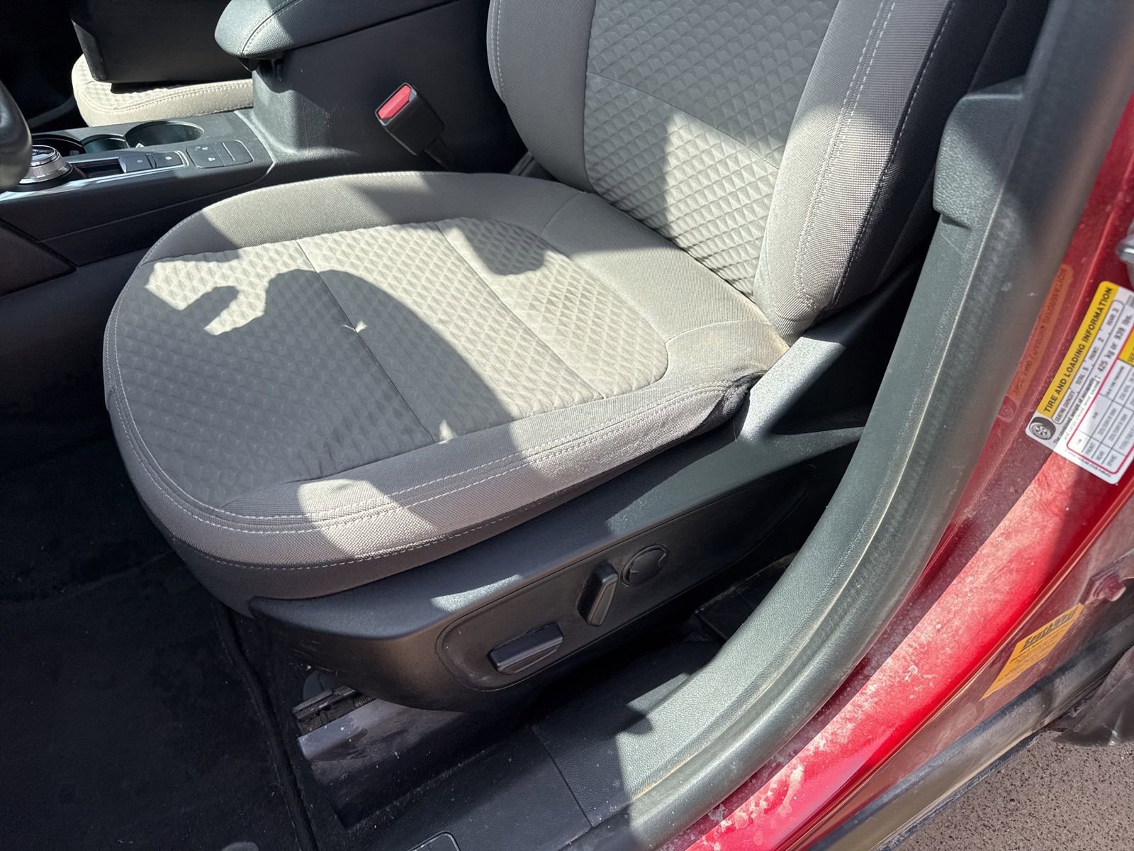 Used 2021 Ford Escape SE w/ SE Sport Appearance Package FWD image 12