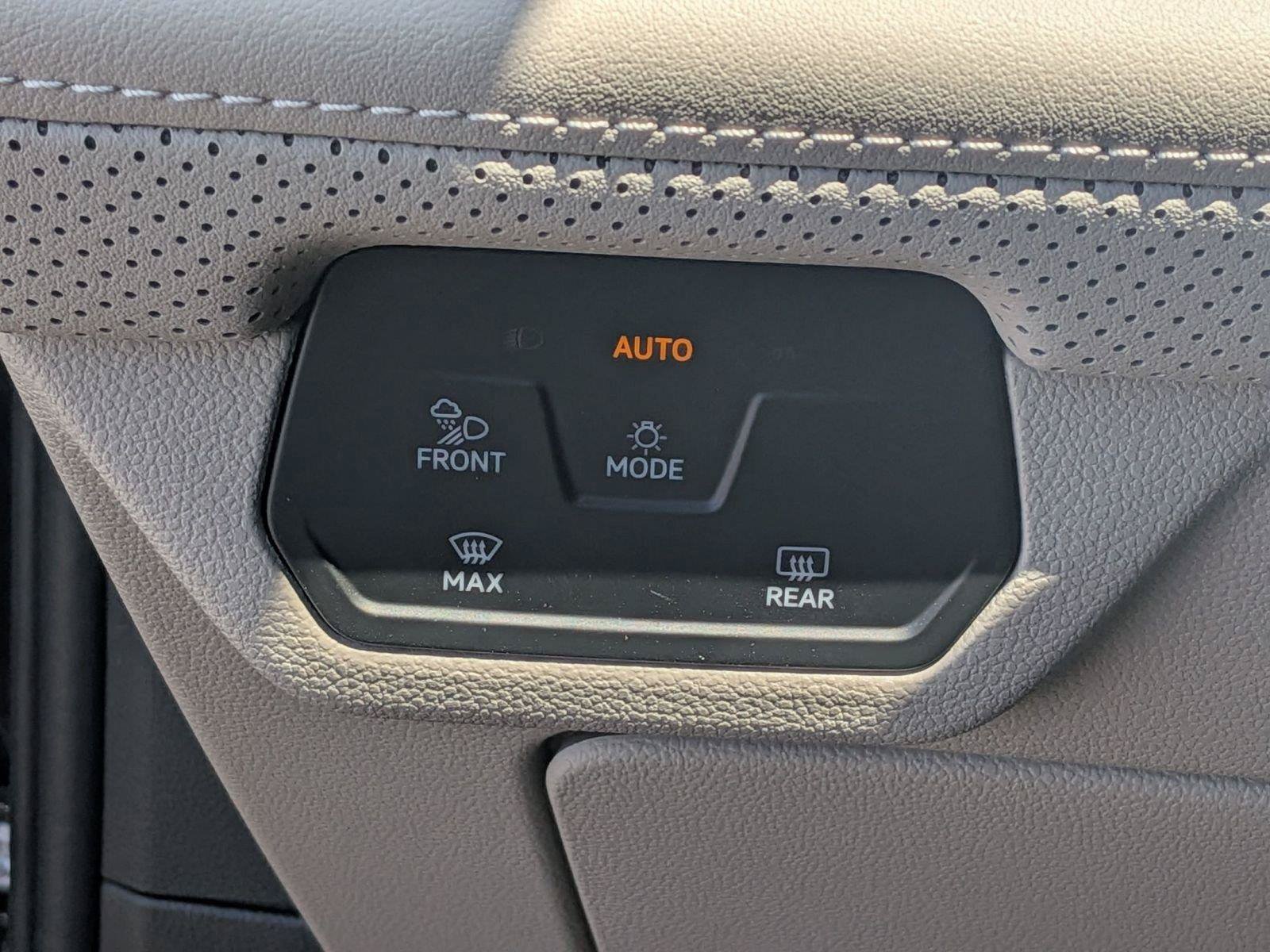 Used 2024 Volkswagen Atlas SEL Premium R-Line AWD/4WD image 11