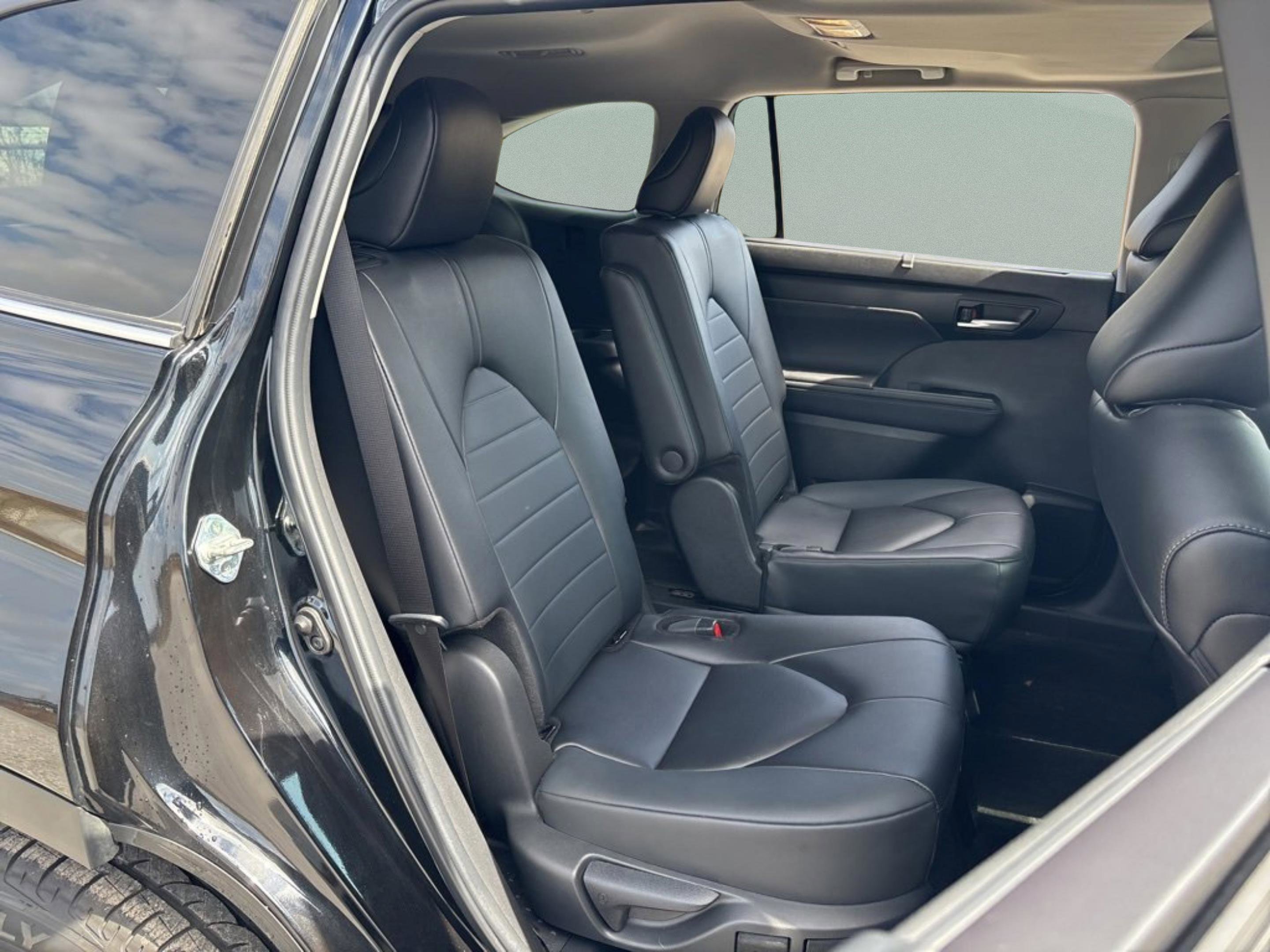 Certified 2024 Toyota Highlander XLE image 21