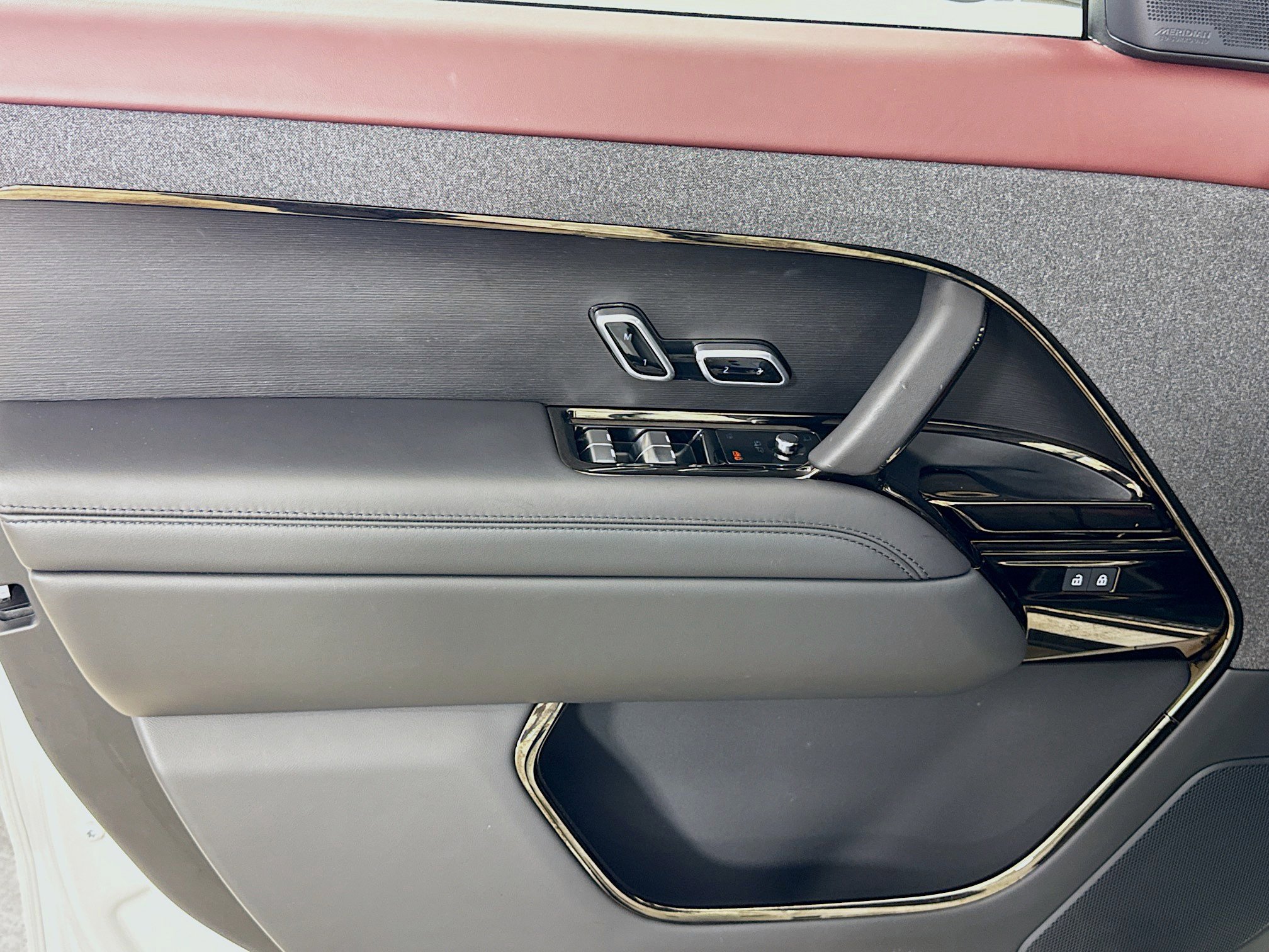 Used 2025 Land Rover Range Rover Sport Dynamic SE image 18