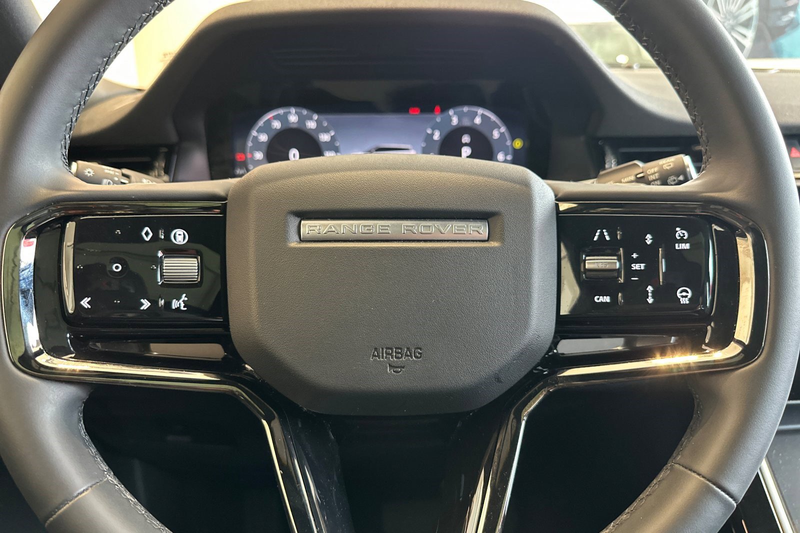 Used 2026 Land Rover Range Rover Evoque S image 18