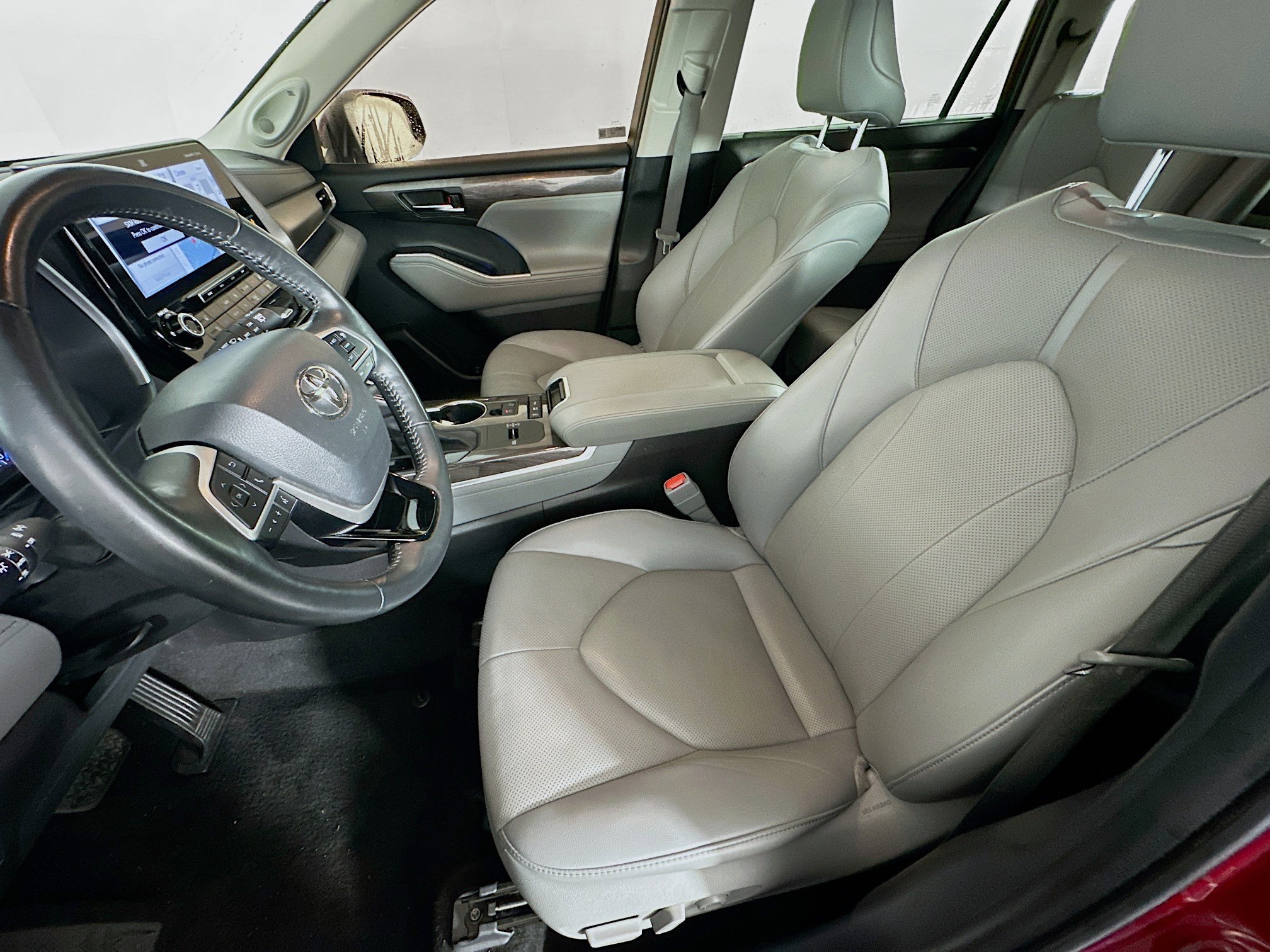 Used 2022 Toyota Highlander Limited image 13