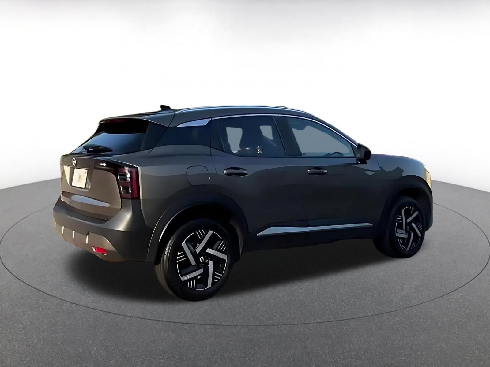Used 2026 Nissan Kicks SV w/ Cold Weather Package FWD image 12