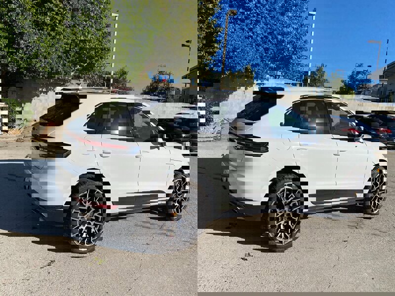 Used 2019 Porsche Macan image 11