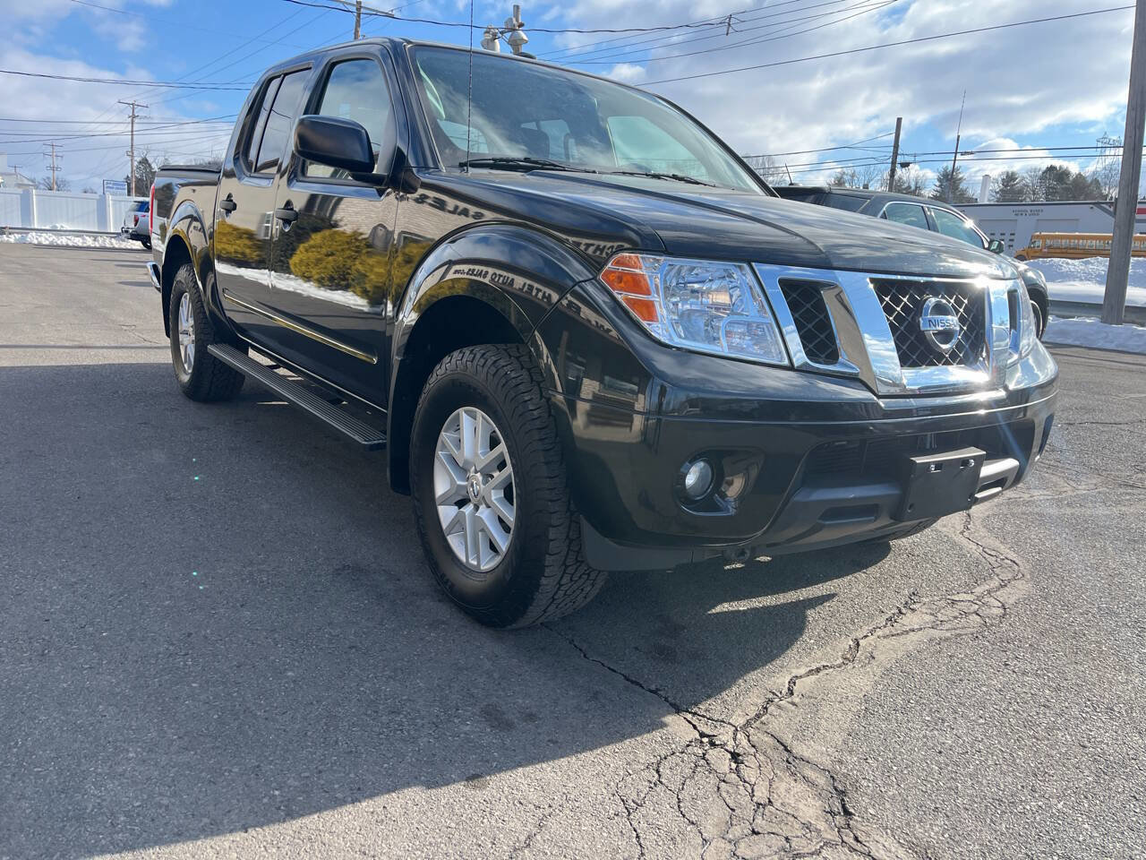 Used 2017 Nissan Frontier SV w/ SV Value Truck Package image 4