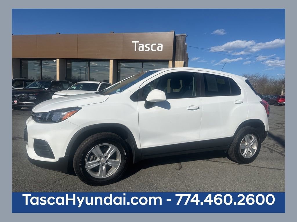 Used 2020 Chevrolet Trax LS w/ Tint and Cruise Package AWD/4WD image 1