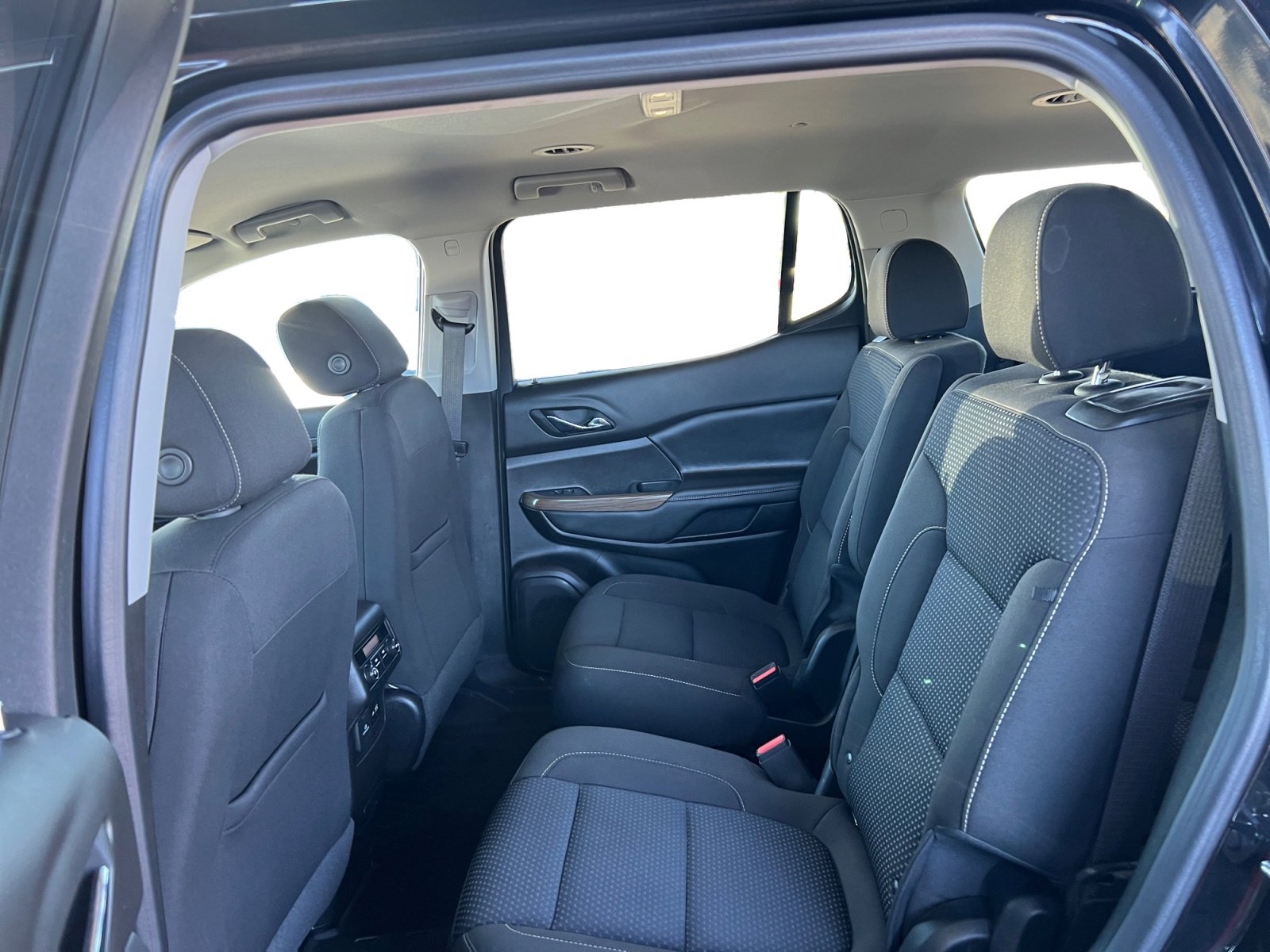 Used 2023 GMC Acadia SLE w/ Driver Convenience Package image 11