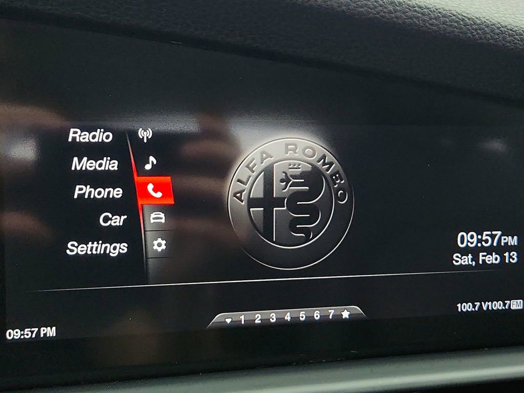 Used 2019 Alfa Romeo Giulia AWD image 16