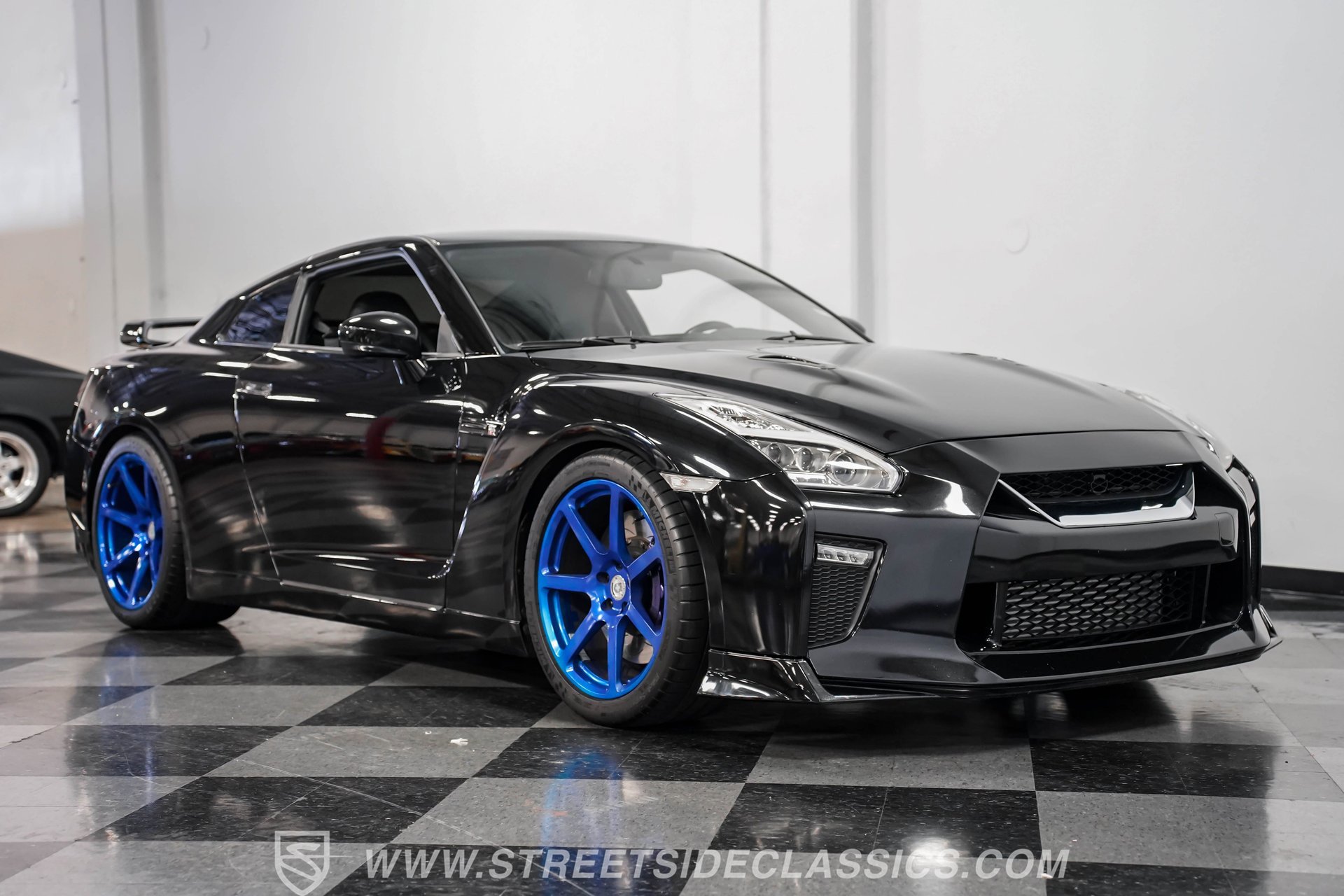 Used 2013 Nissan GT-R Premium image 17