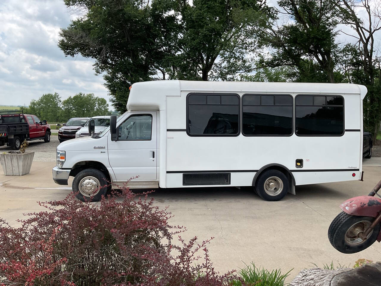 Used 2013 Ford E-350 and Econoline 350 Super Duty w/ Shuttle Bus Prep Pkg image 7