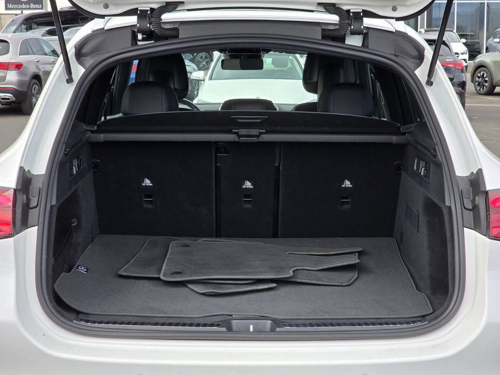 Used 2025 Mercedes-Benz GLC 300 4MATIC image 14