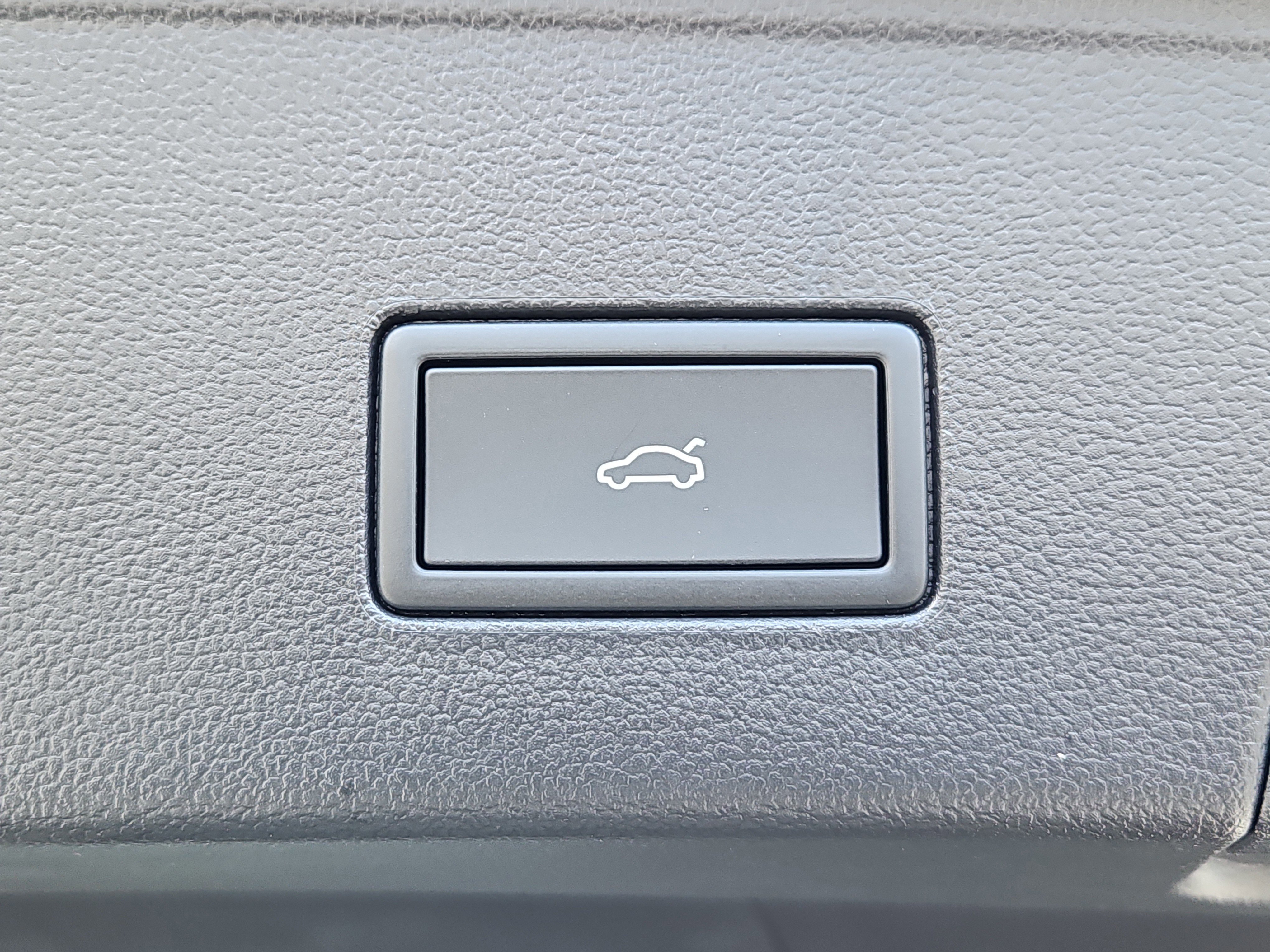 New 2026 Volkswagen Atlas Cross Sport SEL Premium R-Line image 16