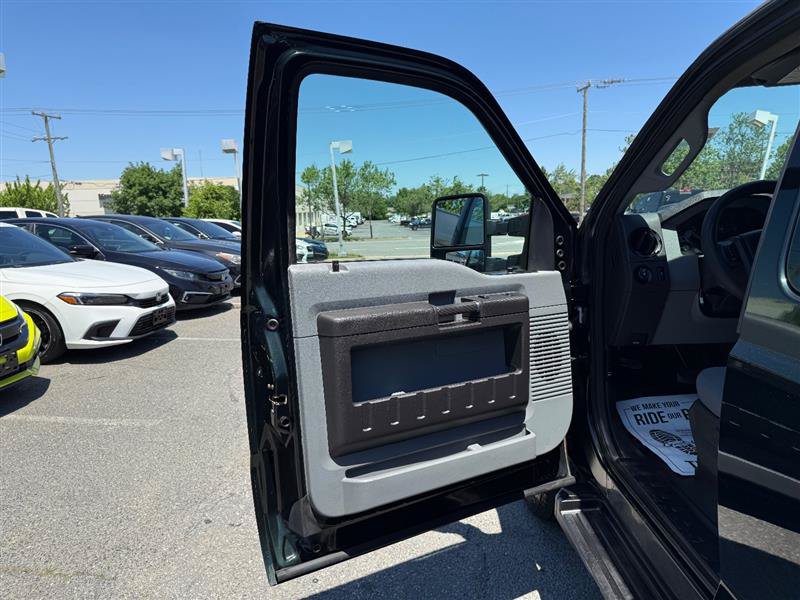 Used 2016 Ford F250 XL w/ XL Appearance Package AWD/4WD image 16