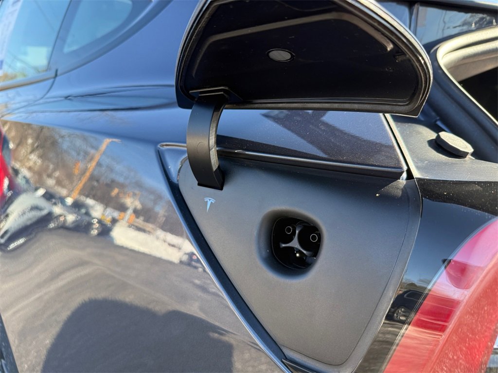 Used 2023 Tesla Model 3 Performance image 35