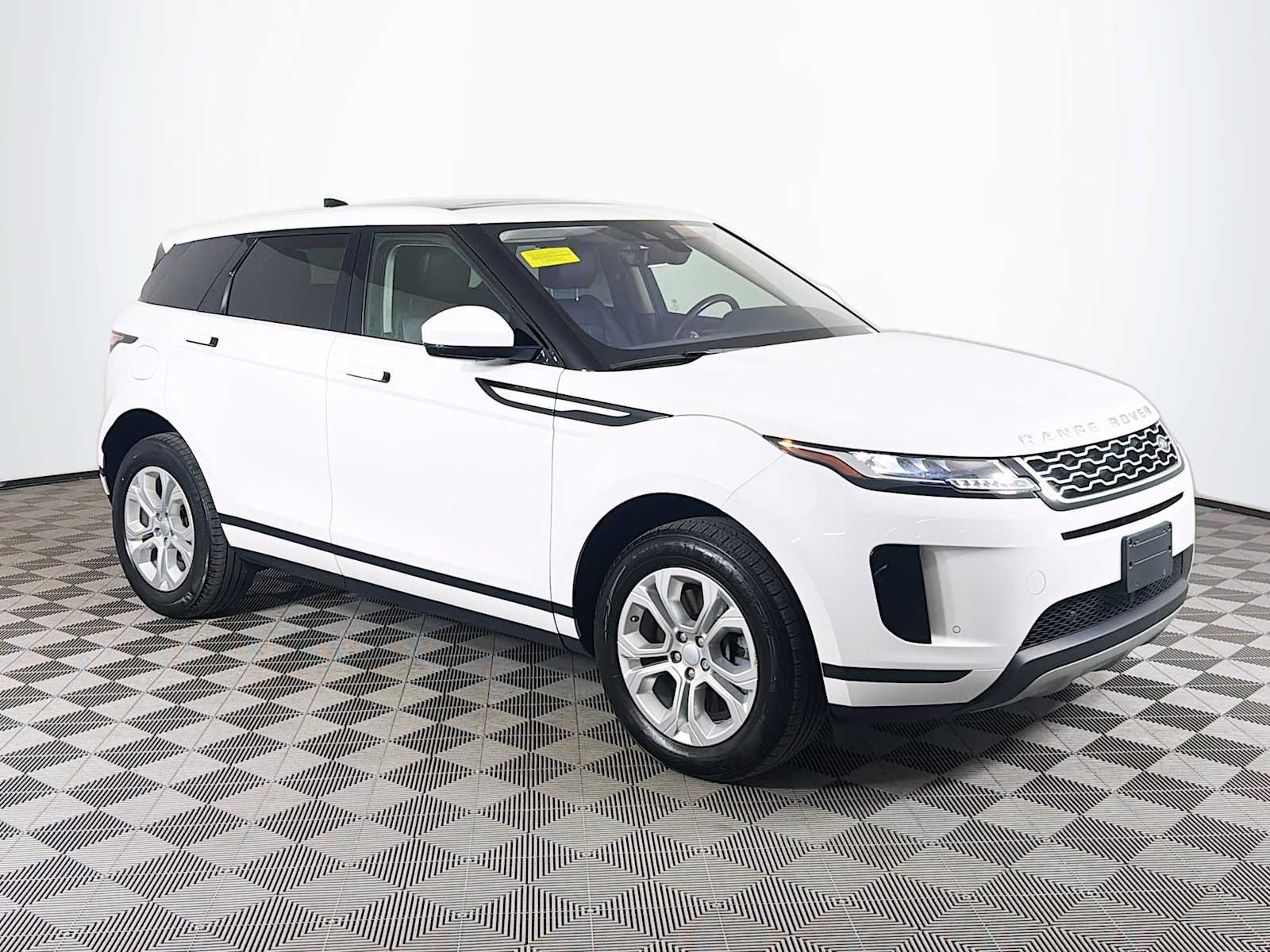 Used 2020 Land Rover Range Rover Evoque S AWD/4WD image 3