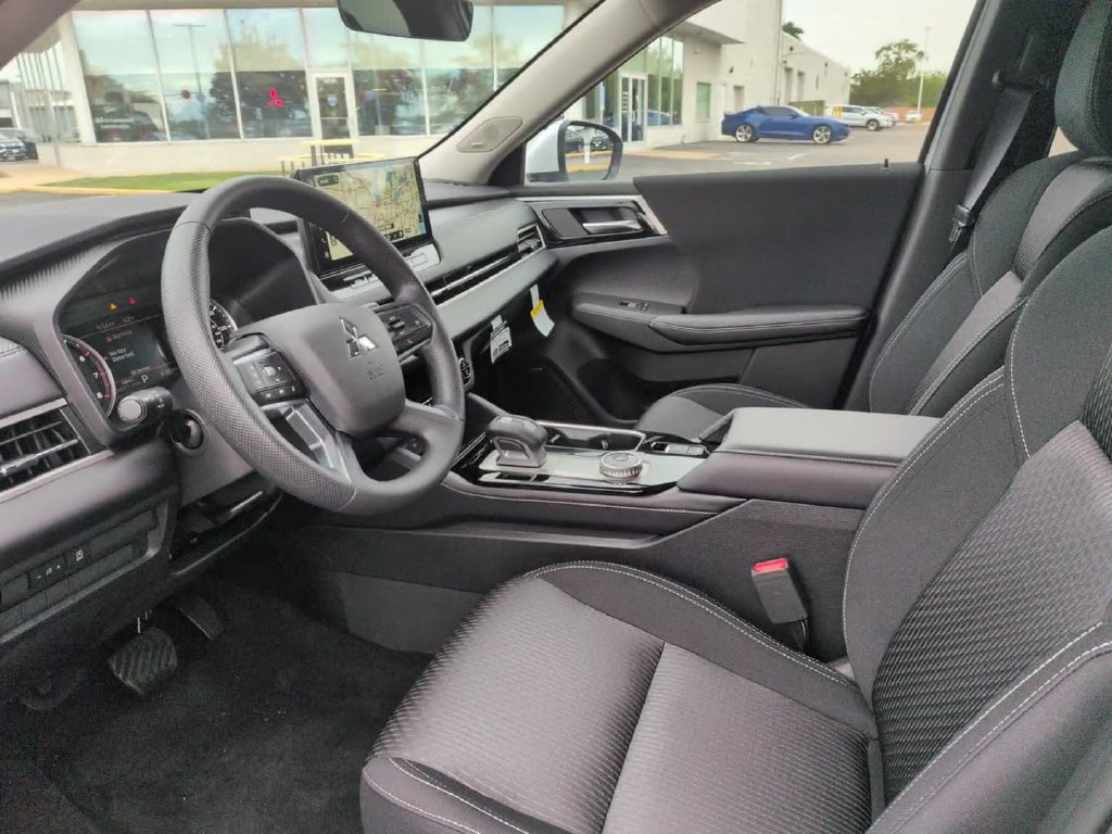 New 2026 Mitsubishi Outlander ES AWD/4WD image 21