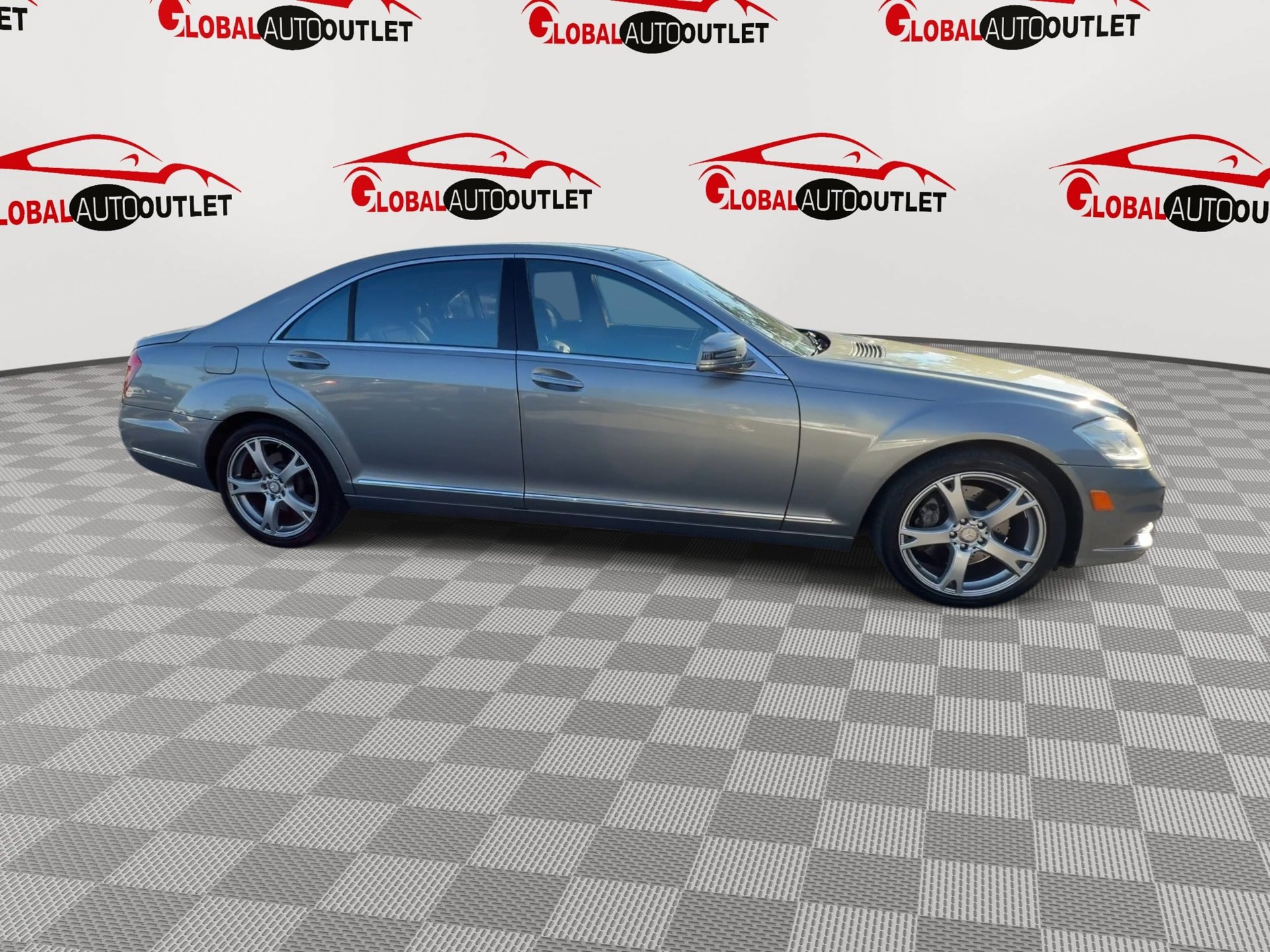 Used 2013 Mercedes-Benz S 550 4MATIC image 9