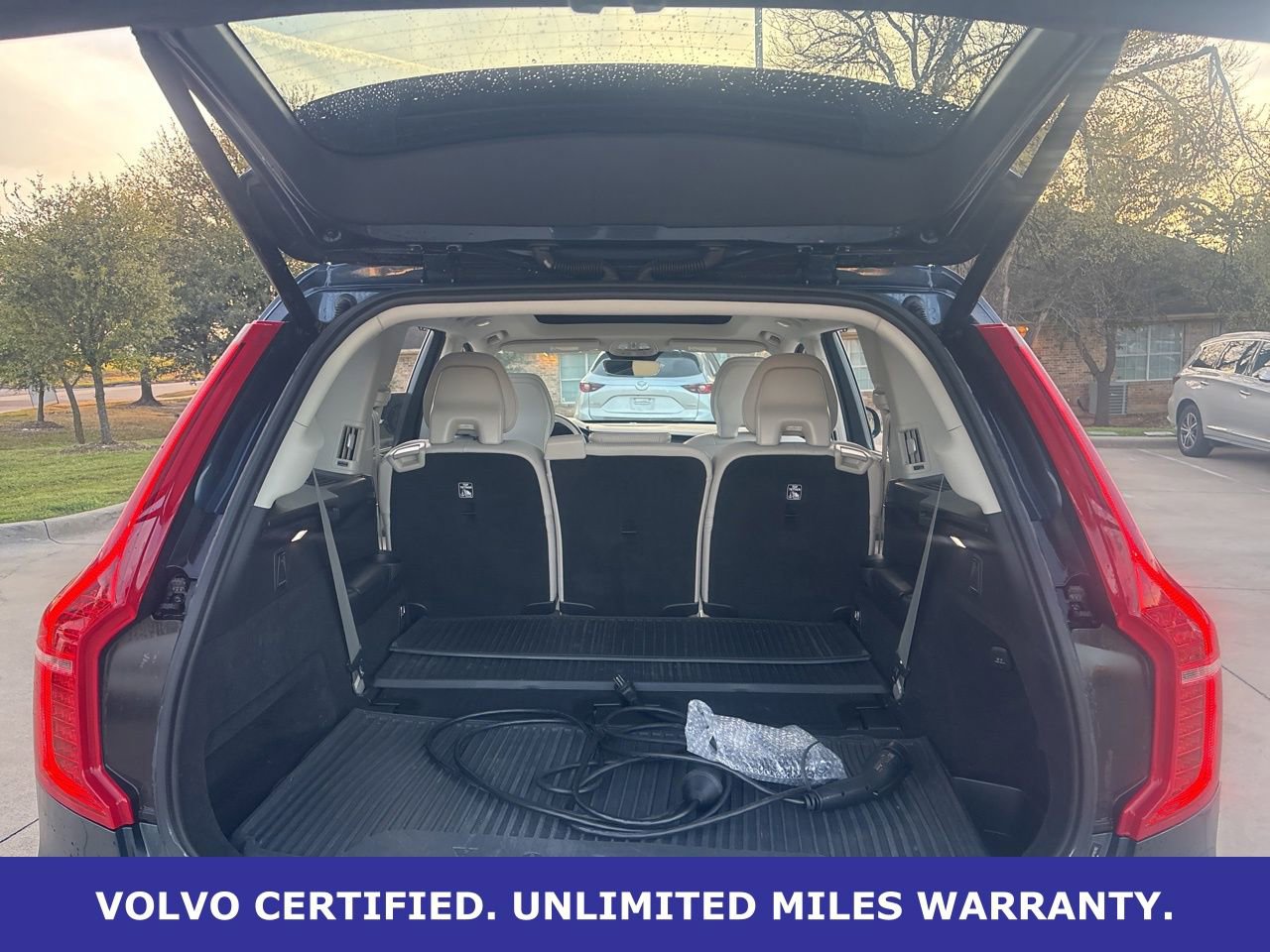 Certified 2024 Volvo XC90 T8 Ultimate w/ Protection Package Premier image 10