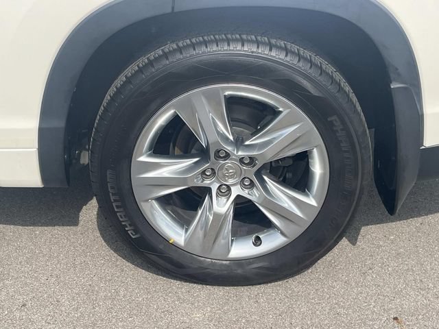 Used 2015 Toyota Highlander Limited Platinum AWD/4WD image 11