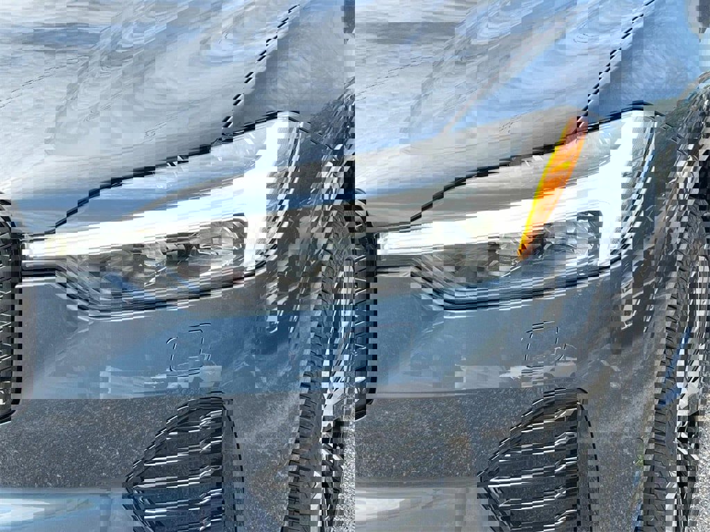 Certified 2026 Volvo XC60 B5 Plus w/ Protection Package Premier AWD/4WD image 9