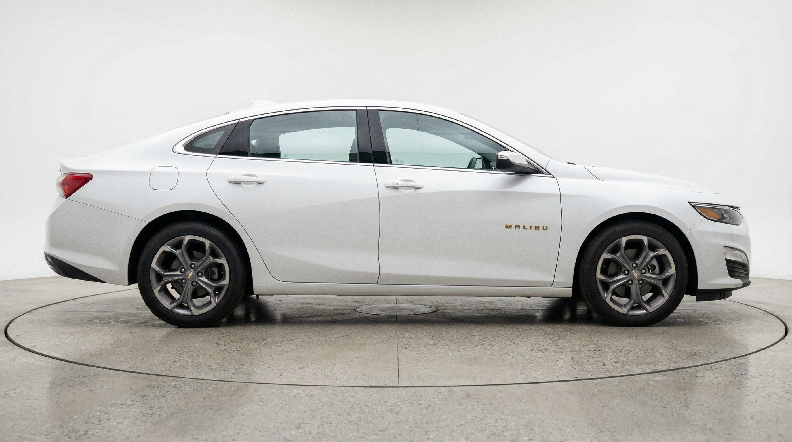 Used 2024 Chevrolet Malibu LT FWD image 11