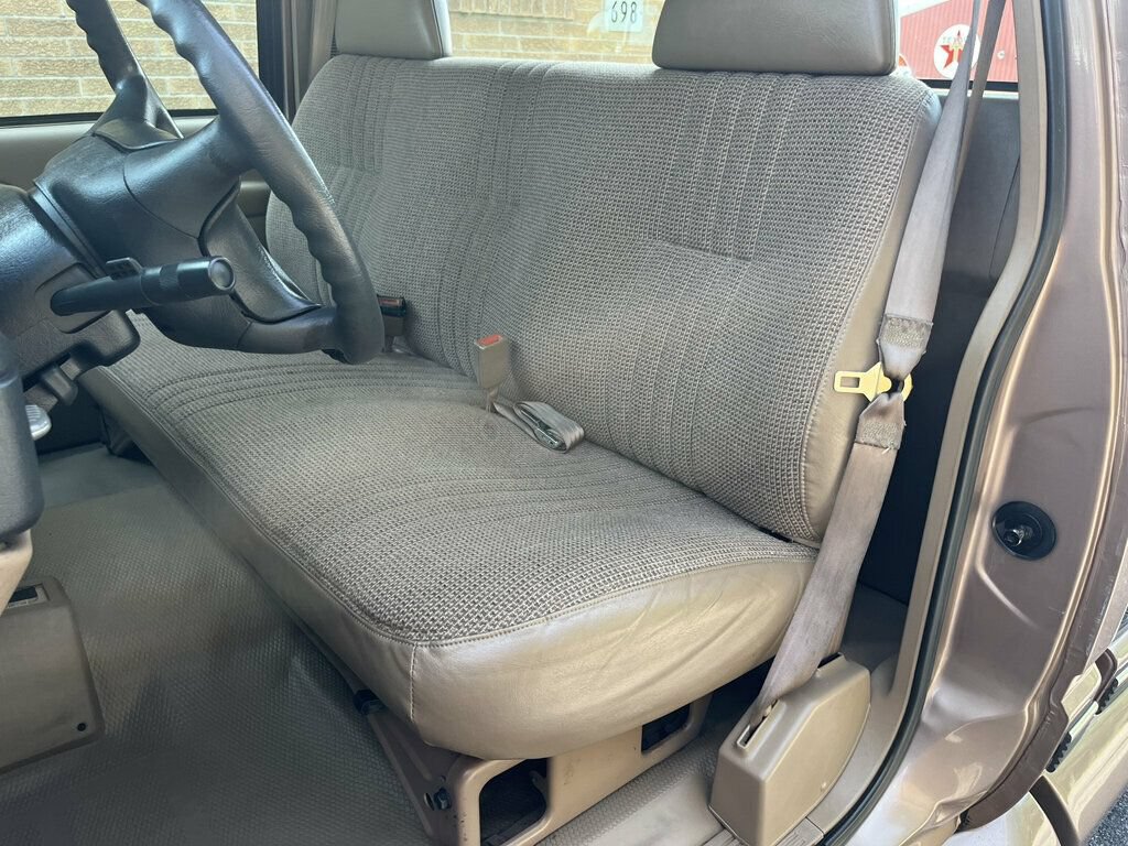 Used 1995 Chevrolet Silverado 1500 4x4 Regular Cab image 31