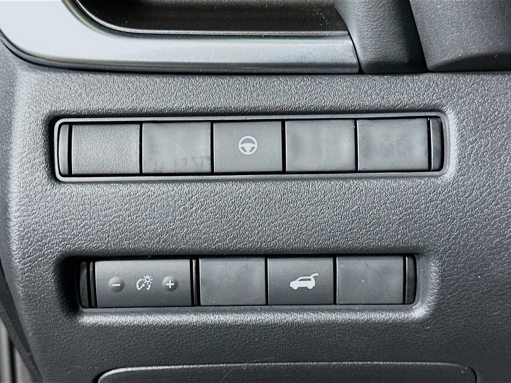 Used 2023 Nissan Rogue SV w/ SV Premium Package image 17