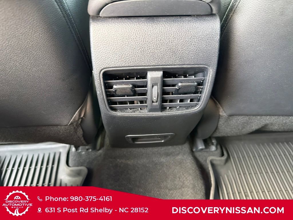 Used 2023 Toyota Corolla Cross XLE w/ Convenience Package image 31