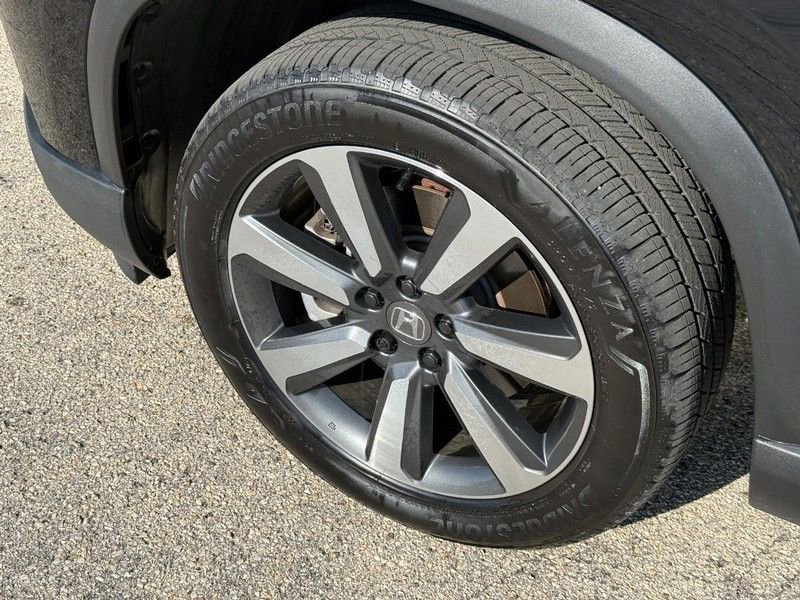 Used 2025 Honda Pilot Touring image 10