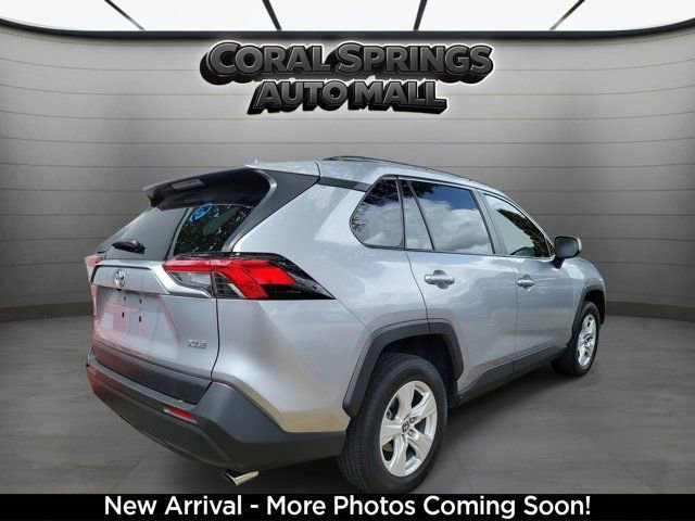 Used 2019 Toyota RAV4 XLE image 2