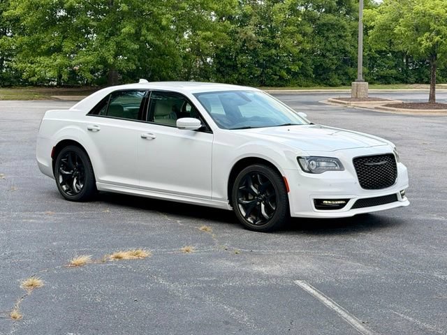 Used 2023 Chrysler 300 Touring L RWD image 10