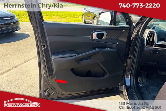 Used 2025 Kia Sorento S AWD/4WD image 14