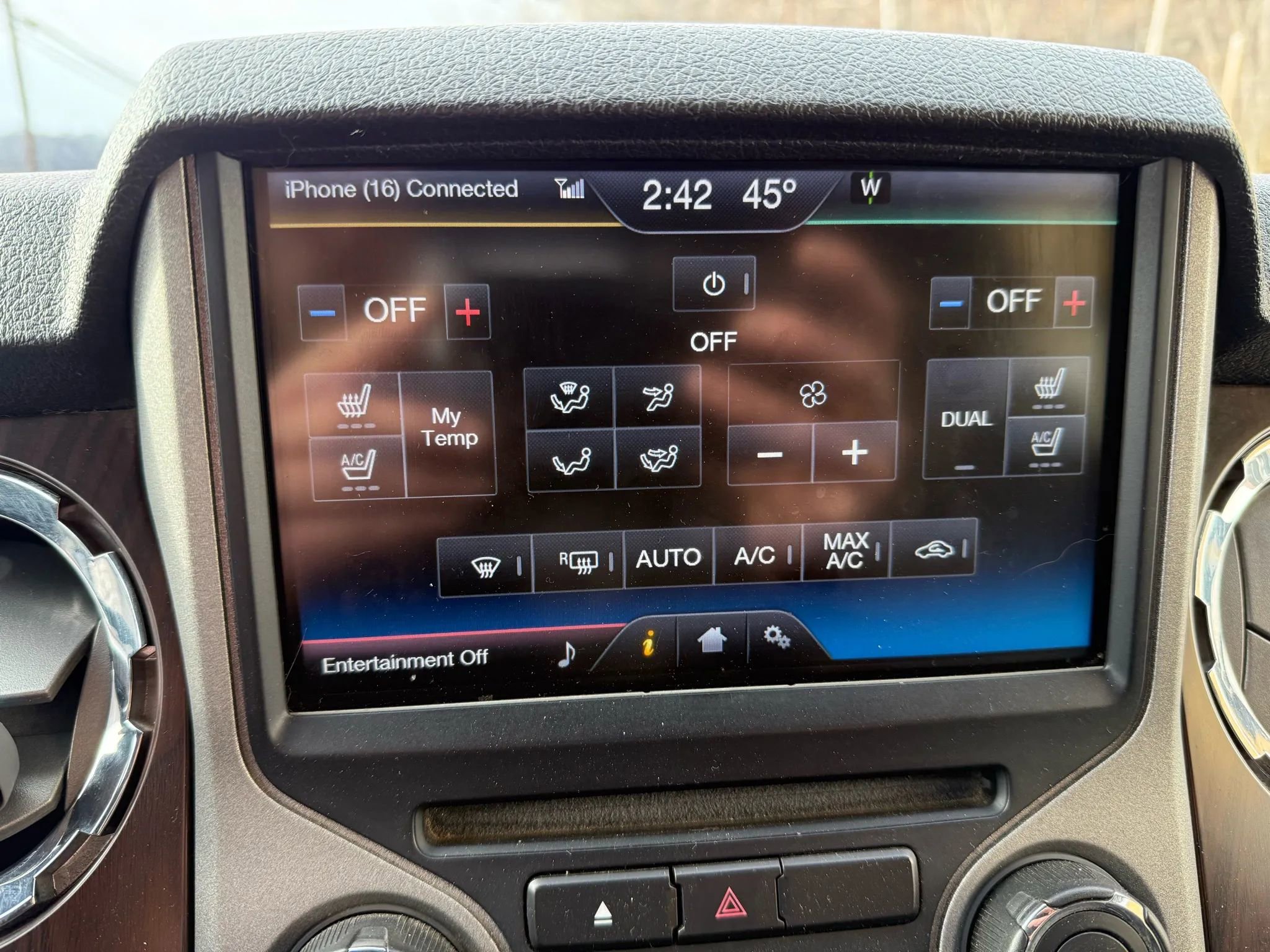 Used 2015 Ford F250 Lariat w/ Lariat Ultimate Package image 13