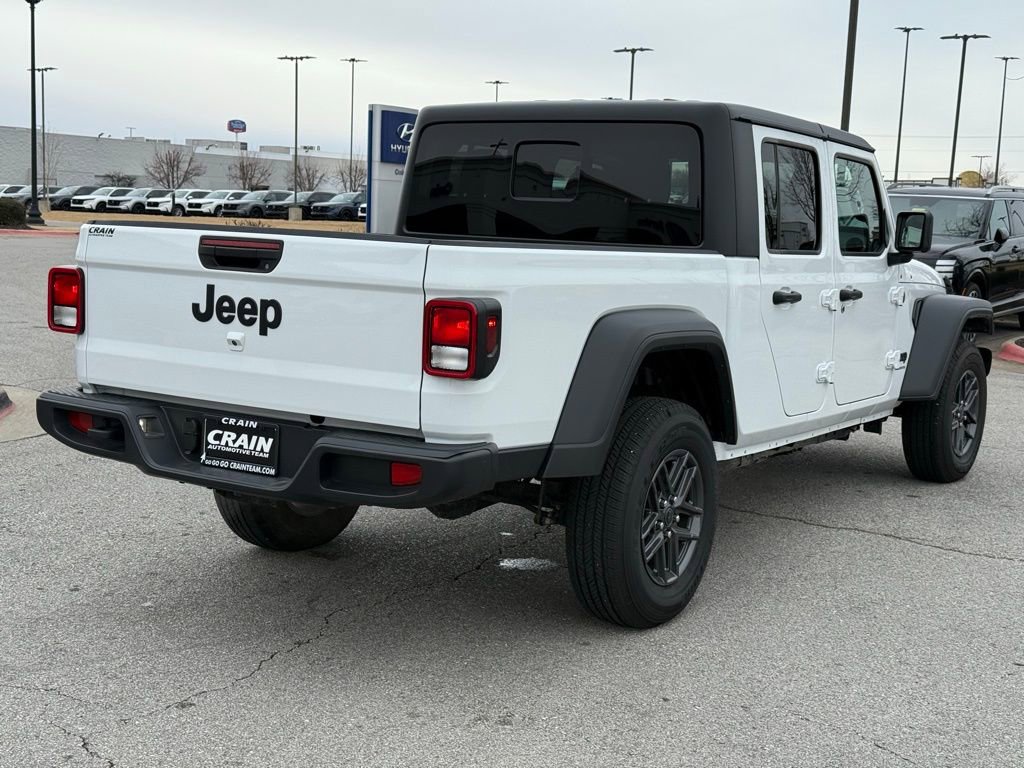 Used 2025 Jeep Gladiator Sport image 8