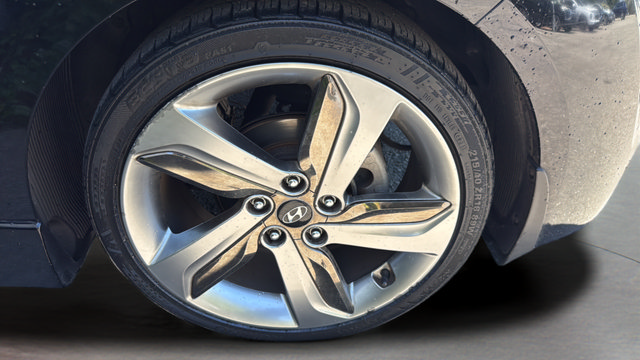 Used 2014 Hyundai Veloster Turbo FWD image 28