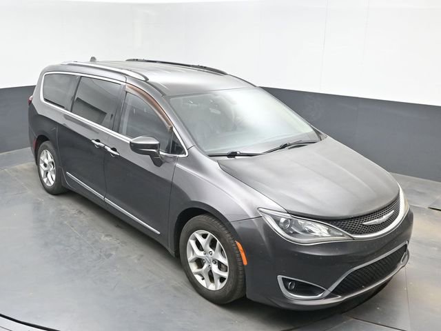 Used 2017 Chrysler Pacifica Touring-L Plus w/ Tire & Wheel Group FWD image 13
