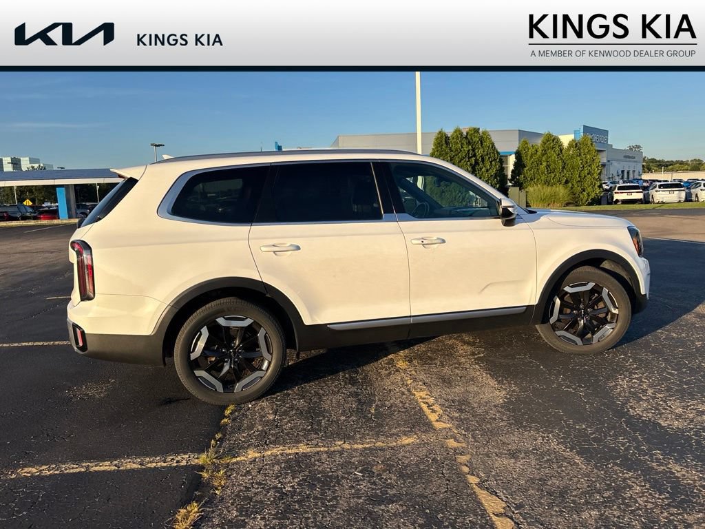 Used 2023 Kia Telluride EX FWD image 9