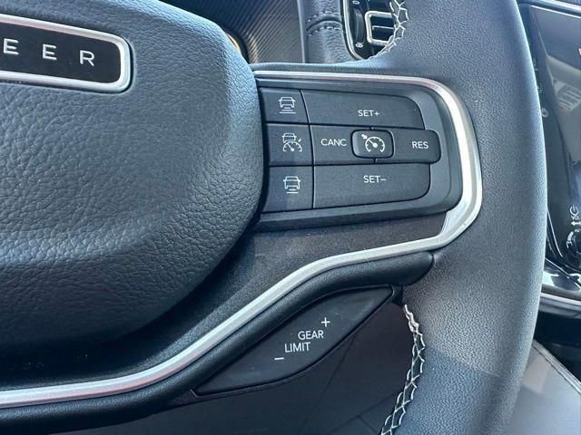 New 2024 Jeep Wagoneer 4WD w/ Premium Group I image 30