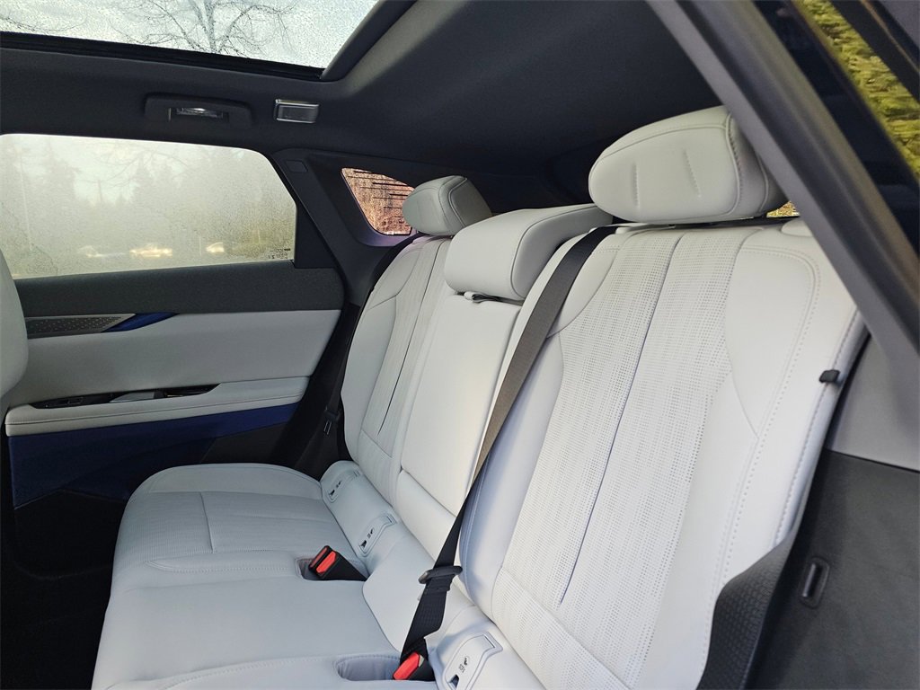 New 2026 Cadillac Optiq Luxury 2 image 18