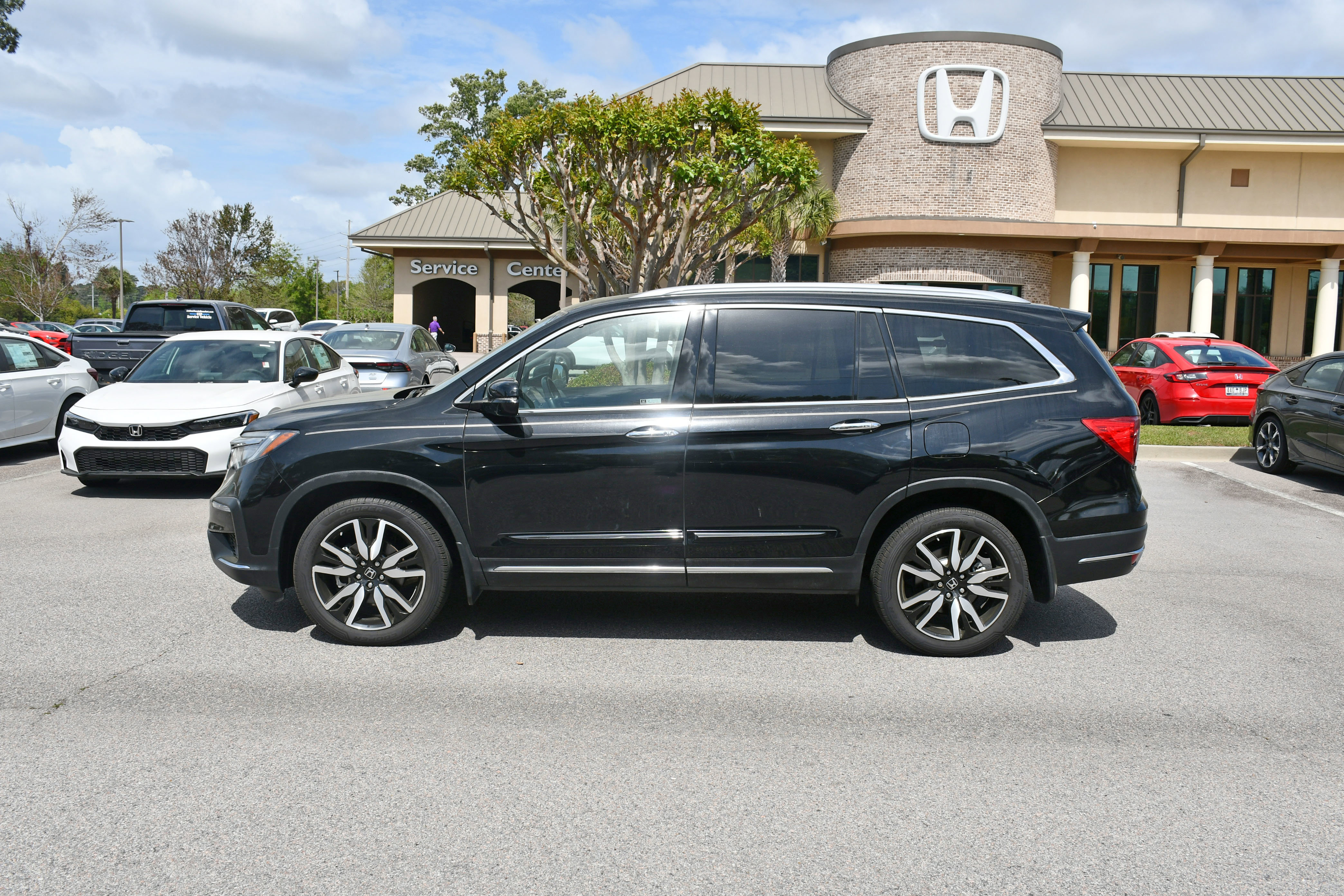 Used 2022 Honda Pilot Elite image 2